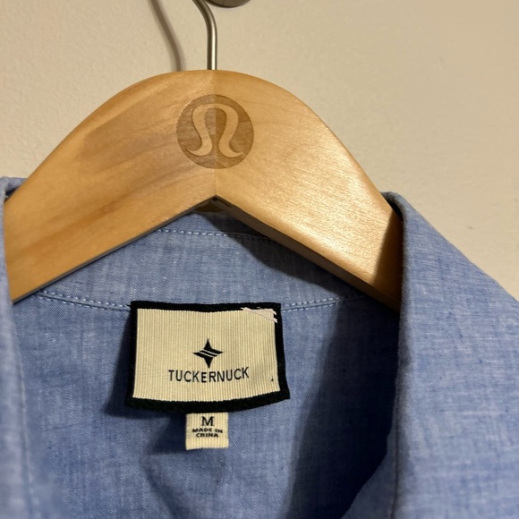 ⭐️Tuckernuck The Callahan Dress Chambray Medium⭐️ - Picture 8 of 8